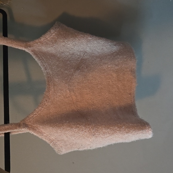 Stylenanda 3ce pink fuzzy knitted tank top - Picture 4 of 8